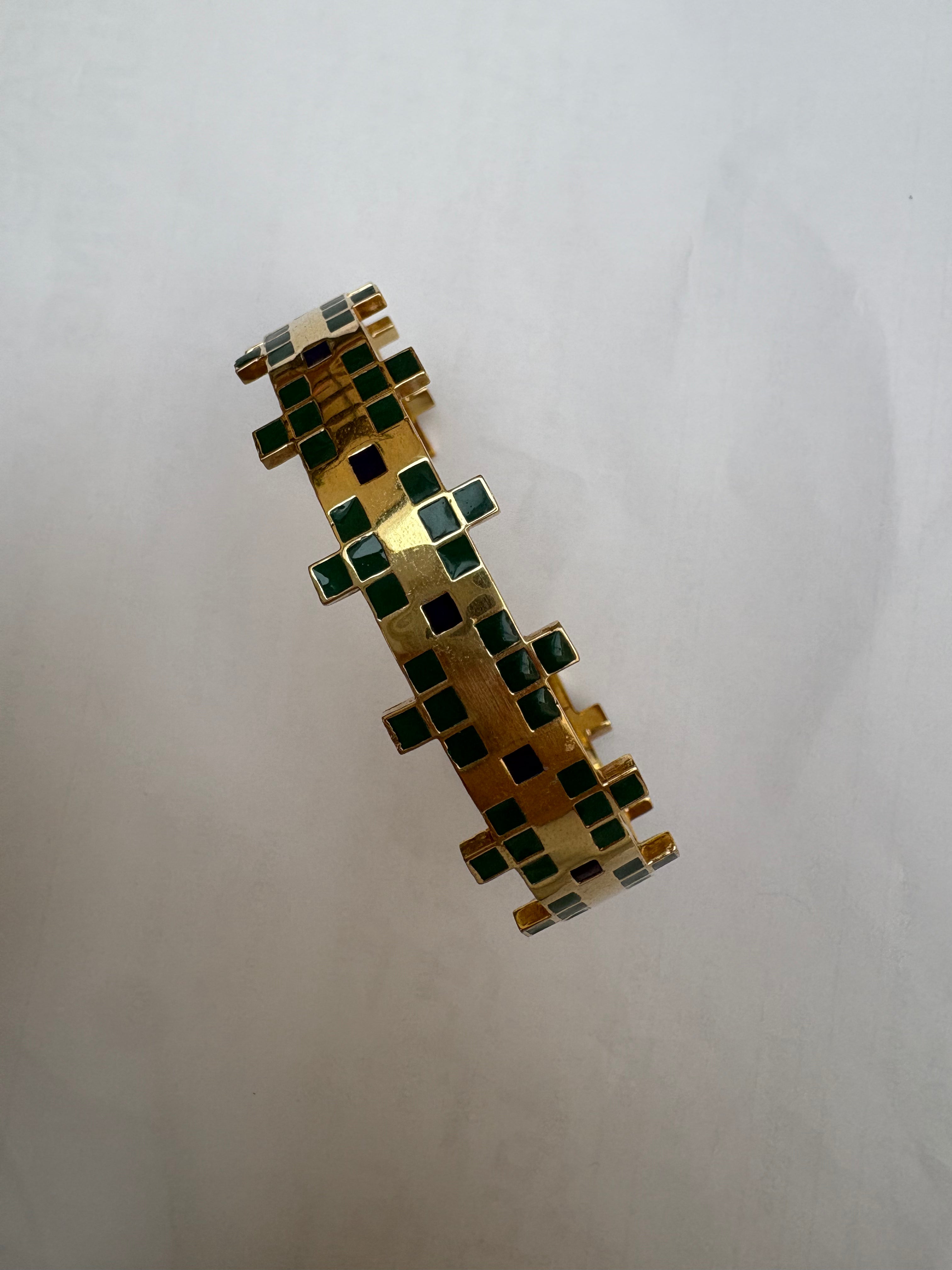 Tuffah Cuff